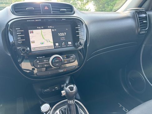 Used 2019 Kia Soul + w/ Audio Package FWD image 15