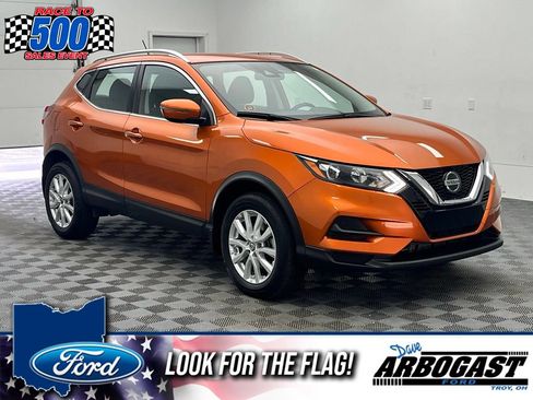 Used 2020 Nissan Rogue Sport SV FWD image 1