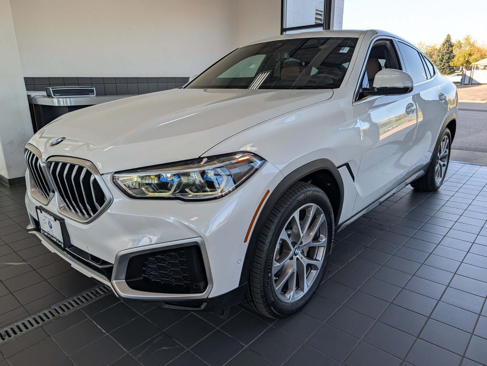 Used 2022 BMW X6 xDrive40i w/ Executive Package AWD/4WD image 7