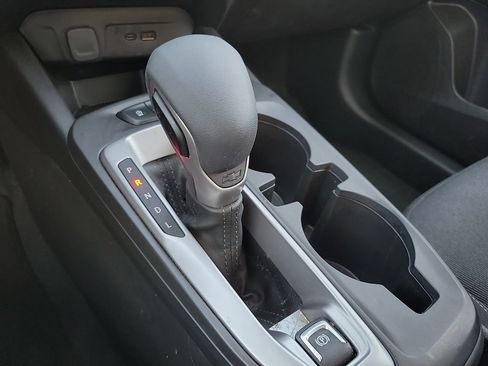 Used 2025 Chevrolet Trax LS w/ LS Convenience Package image 18