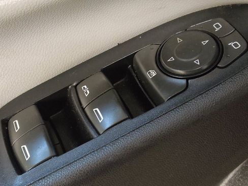 Used 2019 Chevrolet Equinox LT image 27