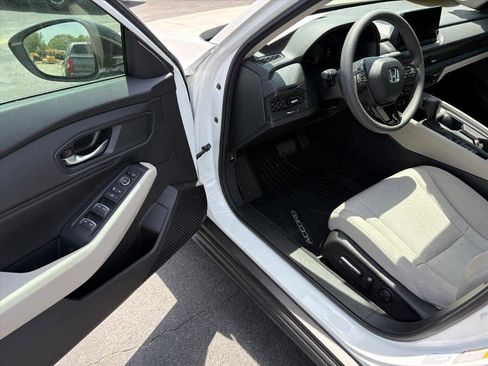 Used 2025 Honda Accord SE image 20