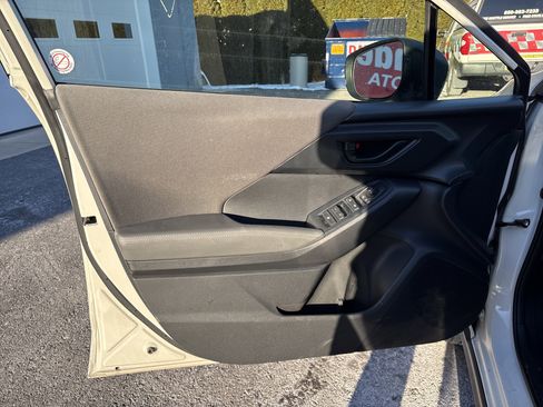 Used 2024 Subaru Crosstrek 2.0i Premium image 14