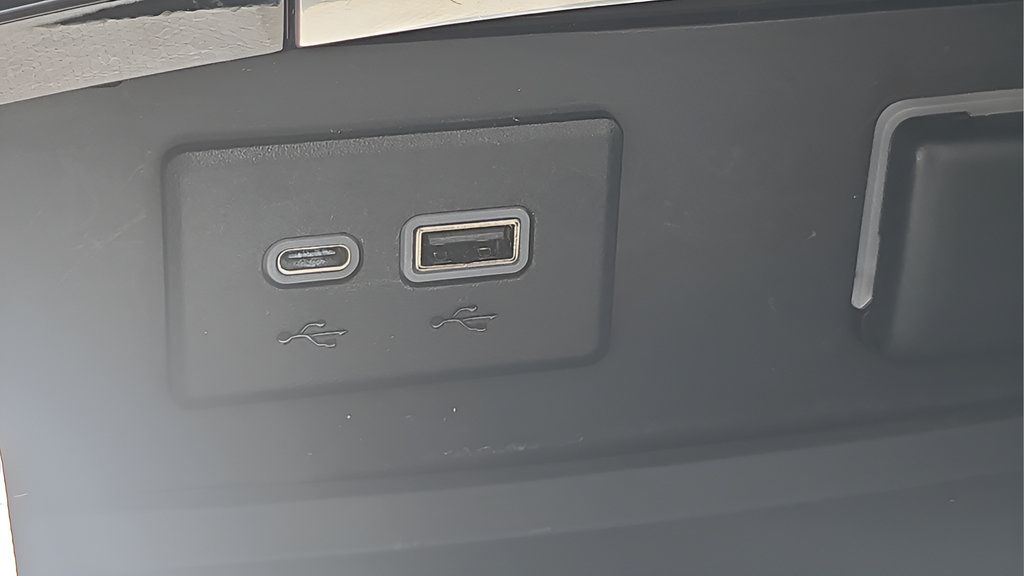 Used 2022 Buick Envision Preferred FWD image 28