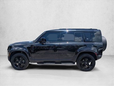 Used 2024 Land Rover Defender 110 S AWD/4WD image 9