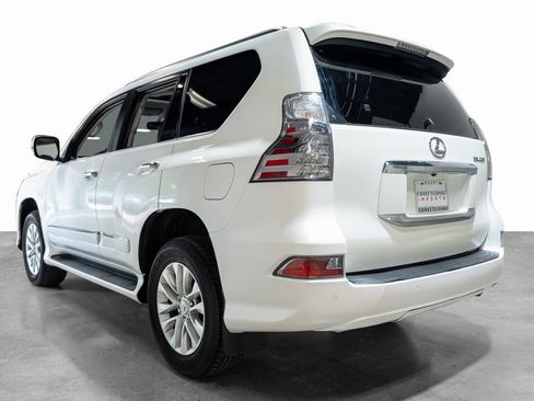 Used 2017 Lexus GX 460 Premium w/ Premium Package image 17