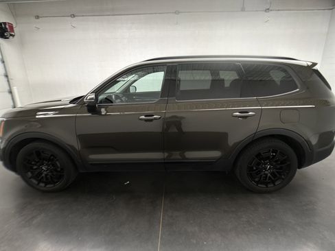 Used 2022 Kia Telluride EX w/ EX Premium Package AWD/4WD image 6