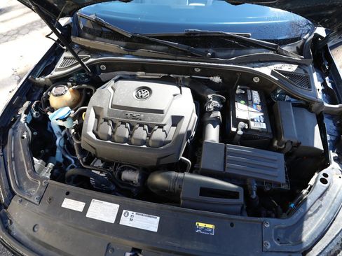 Used 2018 Volkswagen Passat 2.0T SE image 25