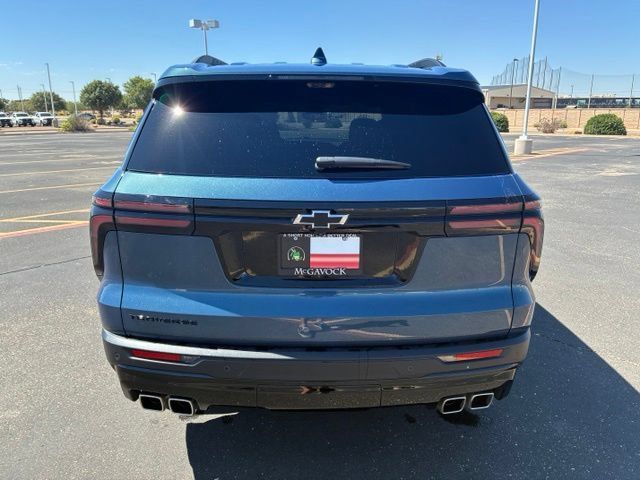 Used 2026 Chevrolet Traverse LT w/ Midnight/Sport Edition FWD image 5