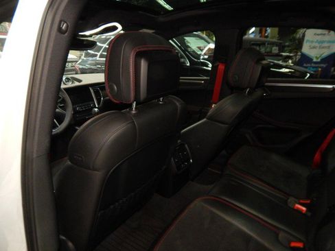 Used 2017 Porsche Macan GTS image 32