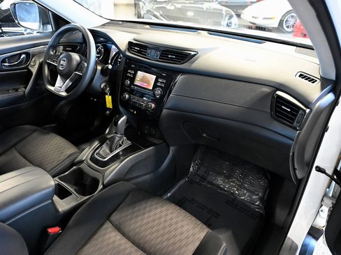Used 2017 Nissan Rogue S FWD image 31