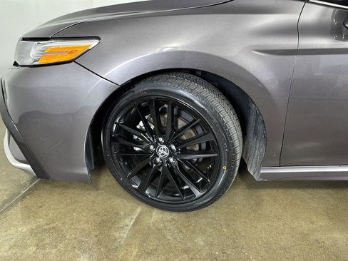 Used 2024 Toyota Camry XSE FWD image 5