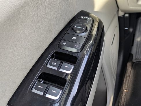 Used 2020 Kia Sportage EX w/ Option Group 15 image 25