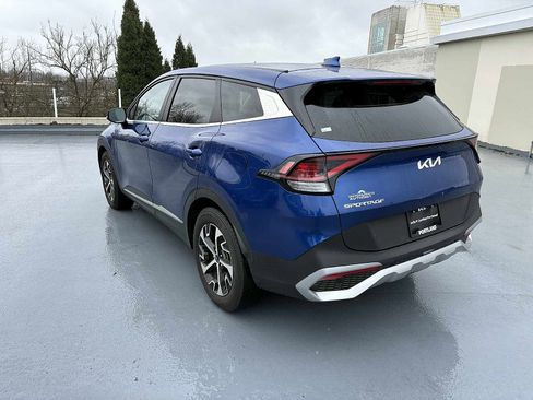 Used 2023 Kia Sportage EX image 4