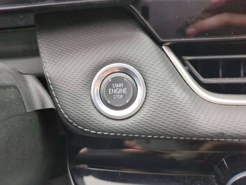 Used 2025 Chevrolet Equinox LT FWD image 21