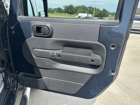 Used 2008 Jeep Wrangler X AWD/4WD image 23