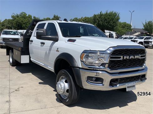 Used 2023 RAM 5500 Tradesman w/ Chrome Appearance Group AWD/4WD image 3