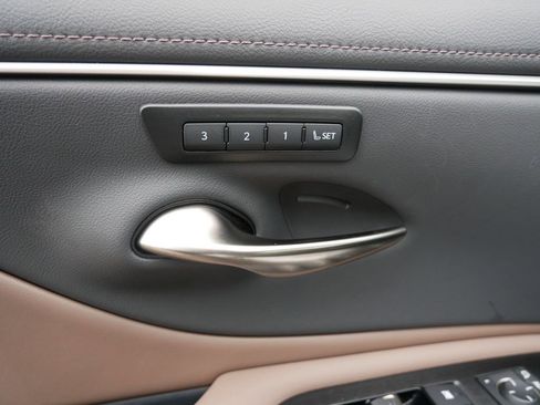 New 2025 Lexus ES 350 w/ Premium Package FWD image 16