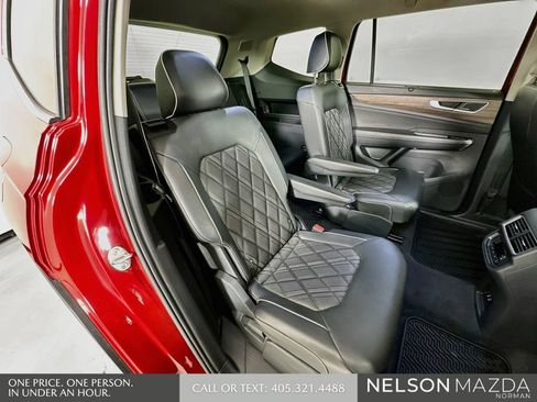 Used 2024 Volkswagen Atlas SEL Premium R-Line AWD/4WD image 32
