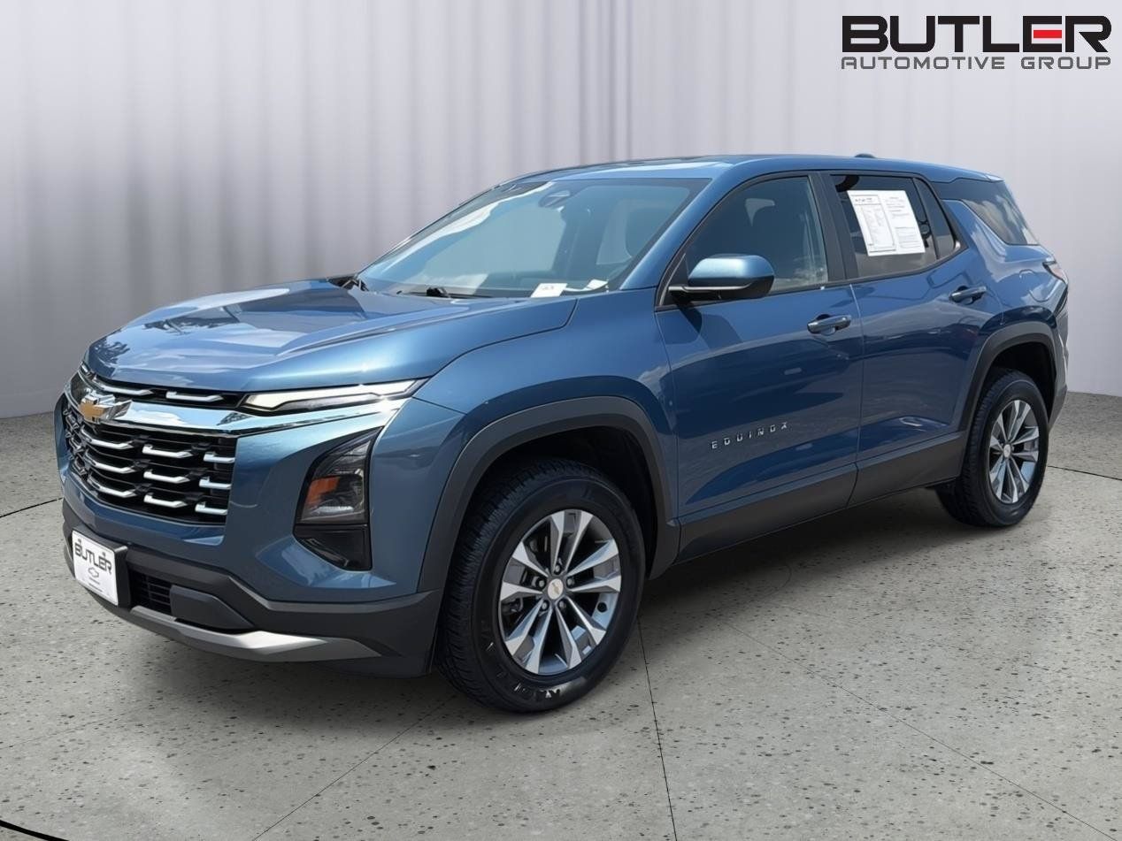 Used 2025 Chevrolet Equinox LT FWD image 2