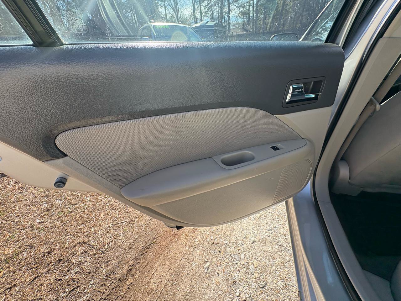Used 2011 Ford Fusion S FWD image 11