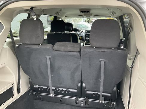 Used 2015 Dodge Grand Caravan SXT image 10
