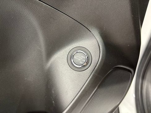 Used 2024 Buick Encore GX Preferred AWD/4WD image 30