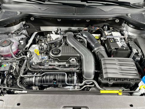 Certified 2025 Volkswagen Taos SEL image 22