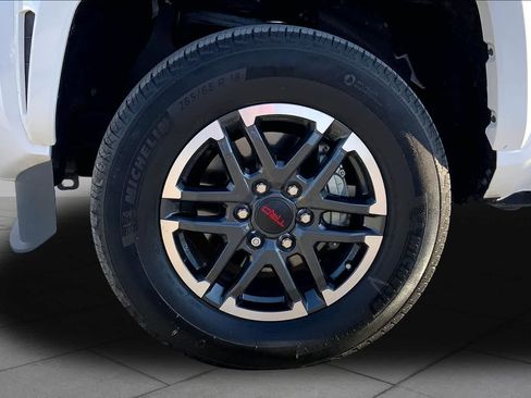 Used 2025 Toyota Tacoma TRD Sport RWD image 11