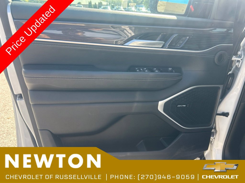 Used 2023 Jeep Wagoneer 4WD w/ Premium Group I image 8