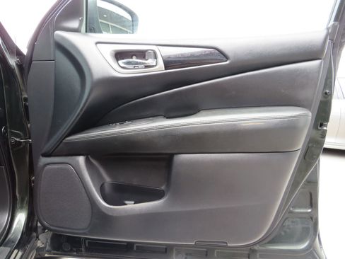 Used 2018 Nissan Pathfinder SV w/ SV All Weather Package image 50