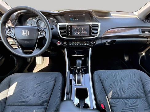 Used 2017 Honda Accord EX image 14