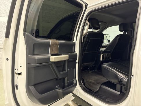 Used 2020 Ford F350 Lariat w/ Lariat Ultimate Package image 28