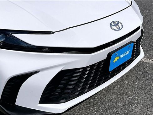 Used 2025 Toyota Camry SE FWD image 32