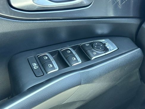 Used 2023 Kia Sorento S image 8