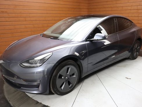 Used 2021 Tesla Model 3 Standard Range Plus RWD image 5