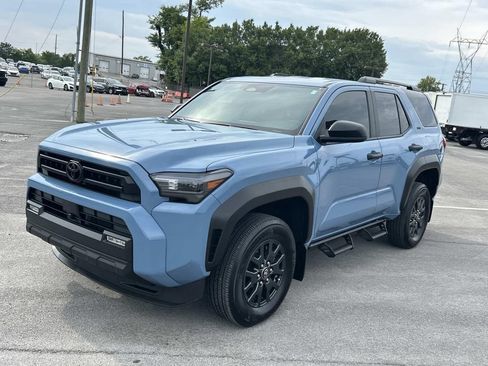 Used 2025 Toyota 4Runner SR5 AWD/4WD image 8