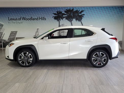 Certified 2024 Lexus UX 250h FWD image 2