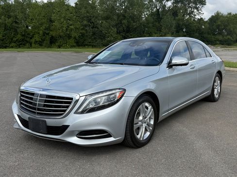 Used 2017 Mercedes-Benz S 550 4MATIC Sedan image 2