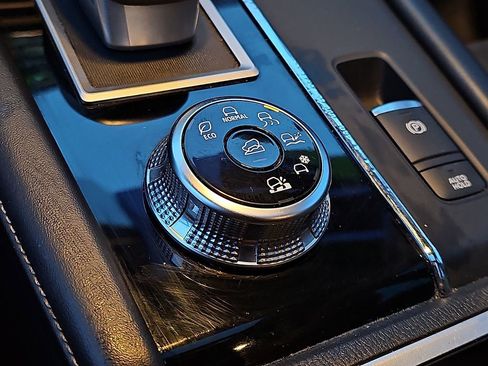 Used 2022 Mitsubishi Outlander SE image 27