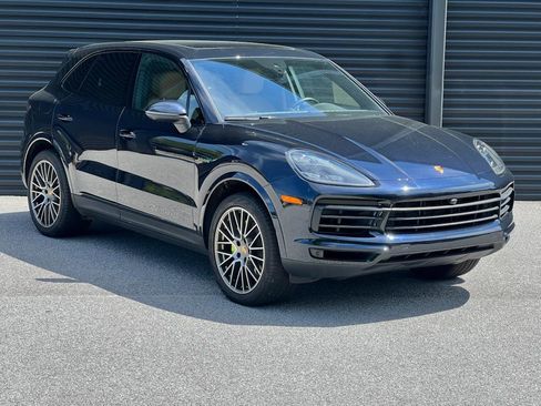 Certified 2022 Porsche Cayenne E-Hybrid image 8