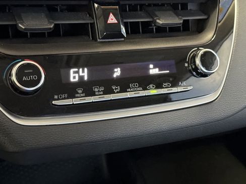 Used 2020 Toyota Corolla LE image 20