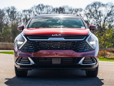 Used 2023 Kia Sportage SX image 2