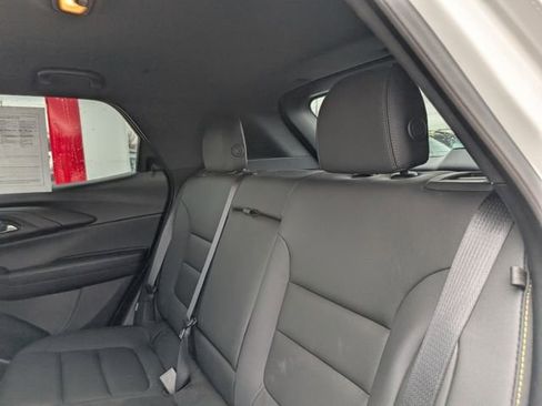 Used 2025 Chevrolet TrailBlazer ACTIV w/ Convenience Package AWD/4WD image 8