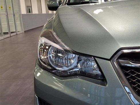 Used 2016 Subaru Impreza 2.0i Premium image 11