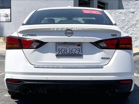 Certified 2023 Nissan Altima 2.0 SR FWD image 3