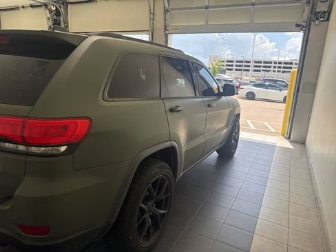 Used 2017 Jeep Grand Cherokee Laredo w/ Quick Order Package 2BE RWD image 5