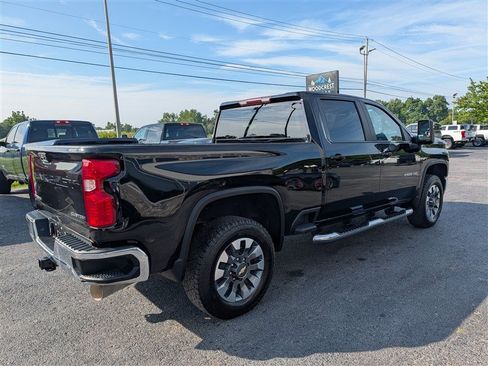 Used 2022 Chevrolet Silverado 2500 LT w/ Convenience Package AWD/4WD image 6