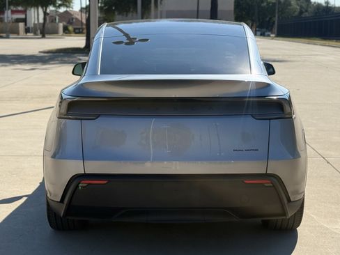 Used 2026 Tesla Model Y AWD image 9