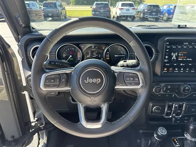 Used 2023 Jeep Wrangler Unlimited Sahara AWD/4WD image 10